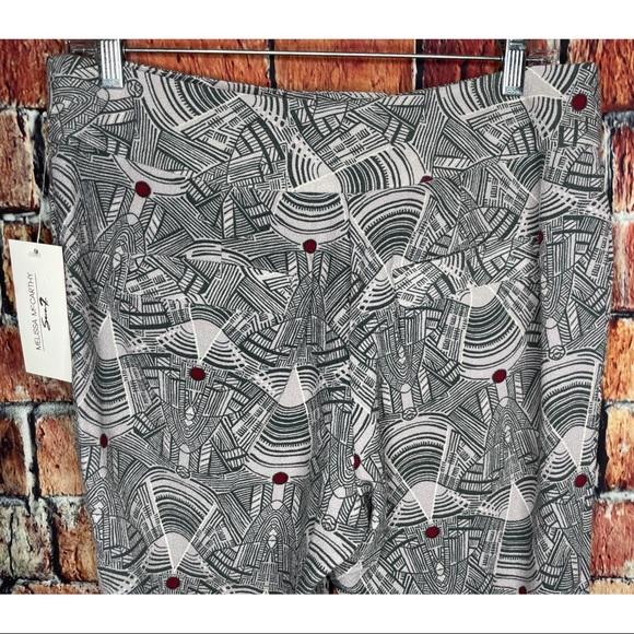 NWT Melissa Mccarthy Seven7 Geo Print Capri Pants - Picture 6 of 7